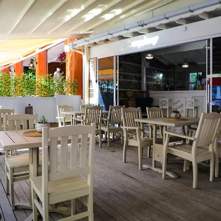 Bed & Breakfast Sardunya Alacati