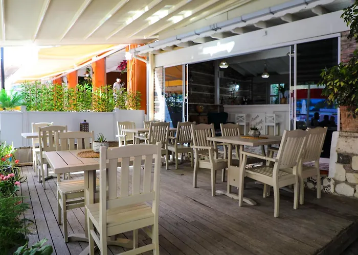 Bed & Breakfast Sardunya Alaçatı